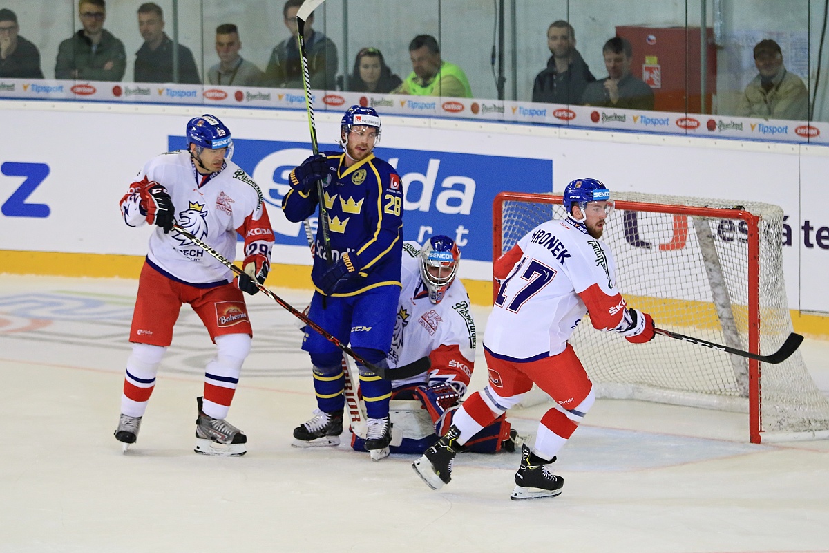 Češi jsou skvělí hokejisté, je zábava proti nim hrát, říká švédský forvard Elias Lindholm