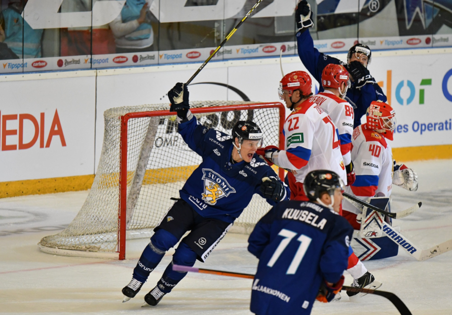 Finové porazili i Rusy a nakročili k prvenství v turnaji 